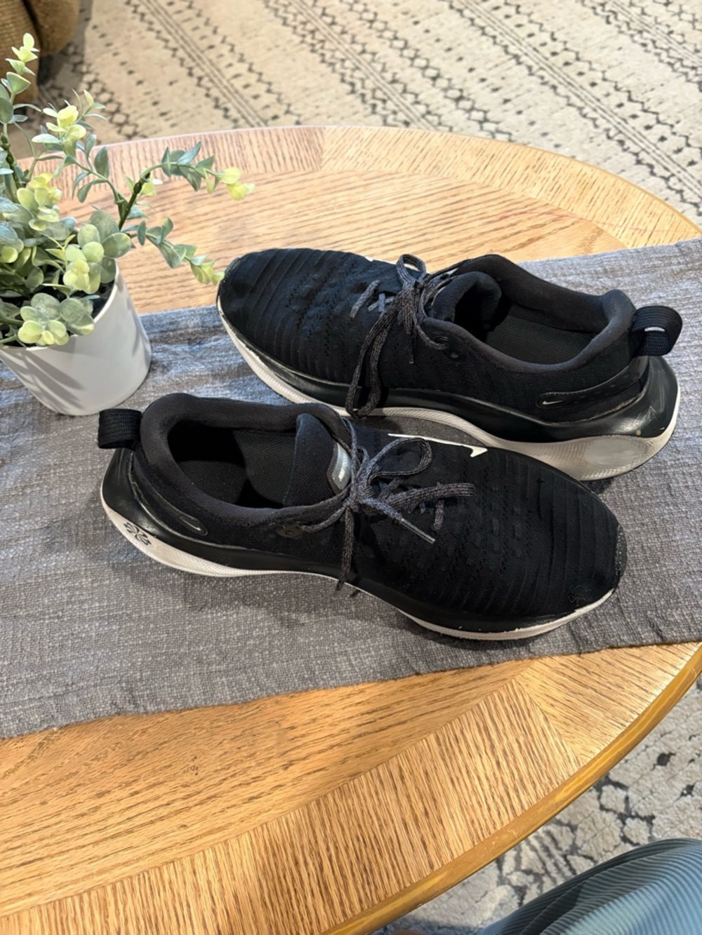 Nike Men's Running Shoes - Well Worn - Picture 2 of 5